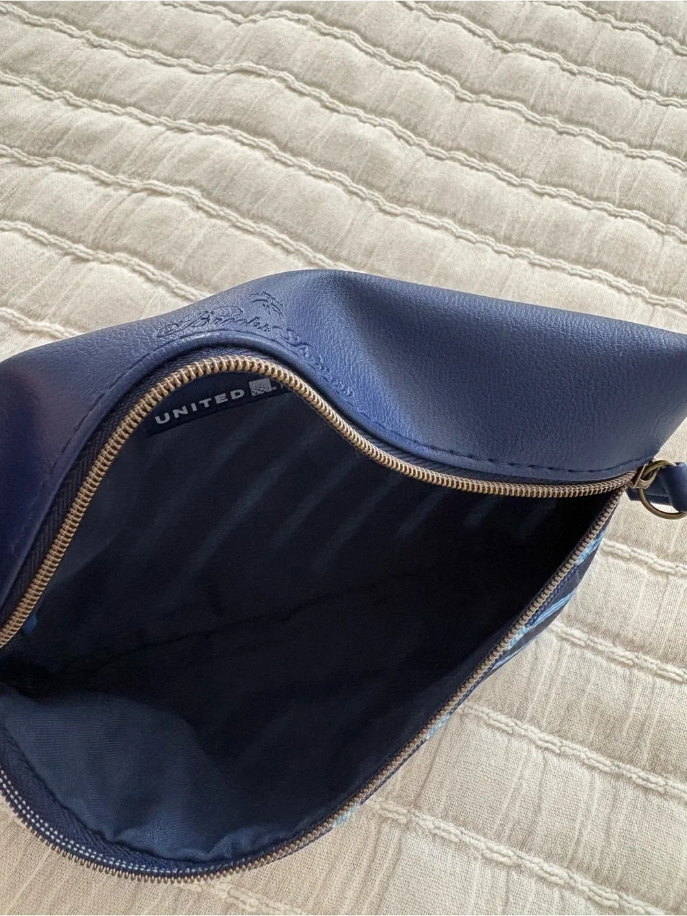 Brooks Brothers x United Airlines Toiletry Bag Blue Stripes Travel Accessory
